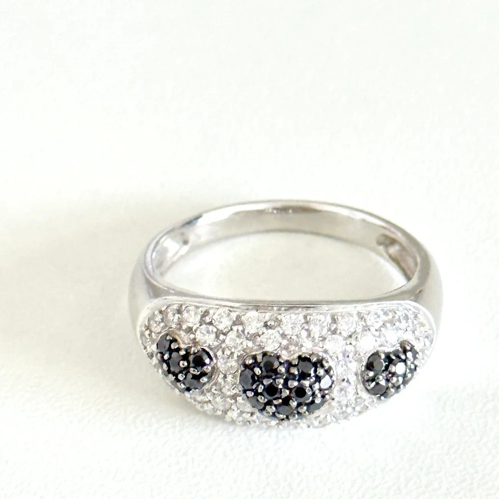 14k Solid White Gold Black & White Three Hearts Pave Ladies Band Ring Size 9.75
